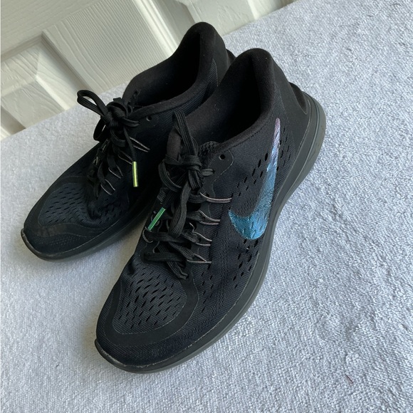 Nike Black and Blue Women's Shoes Sz 7.5 - Picture 6 of 13